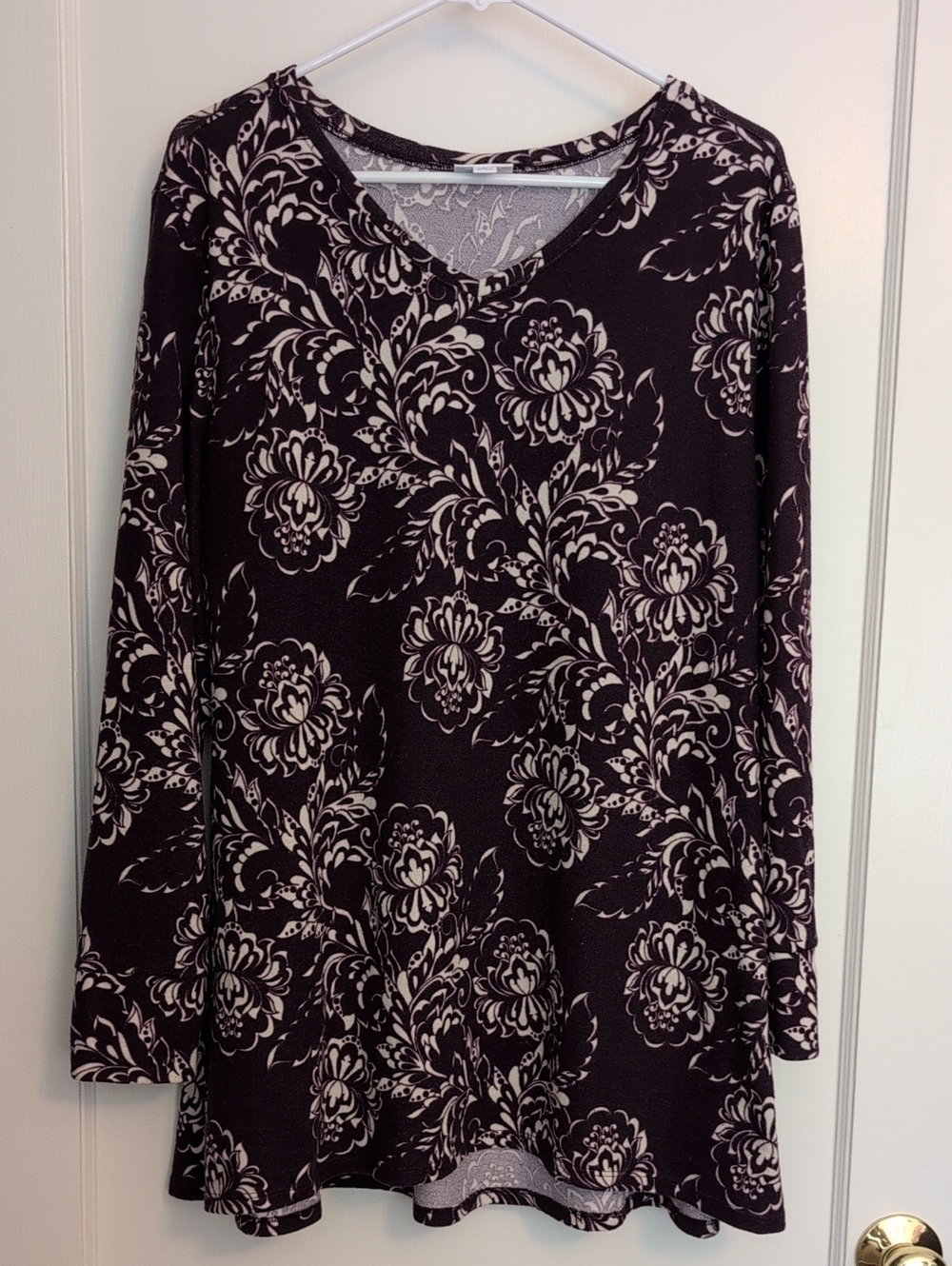 Women's Purple Floral V-Neck Long-Sleeve Top